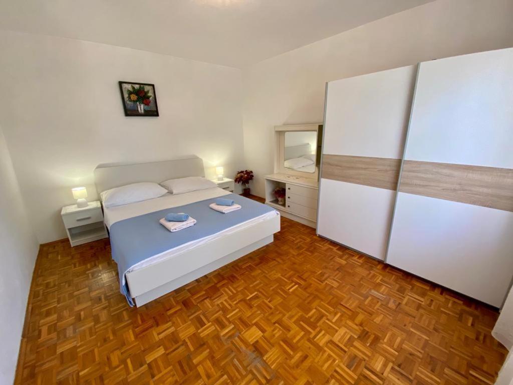 Porat Apartment Стариград-Пакленица Екстериор снимка